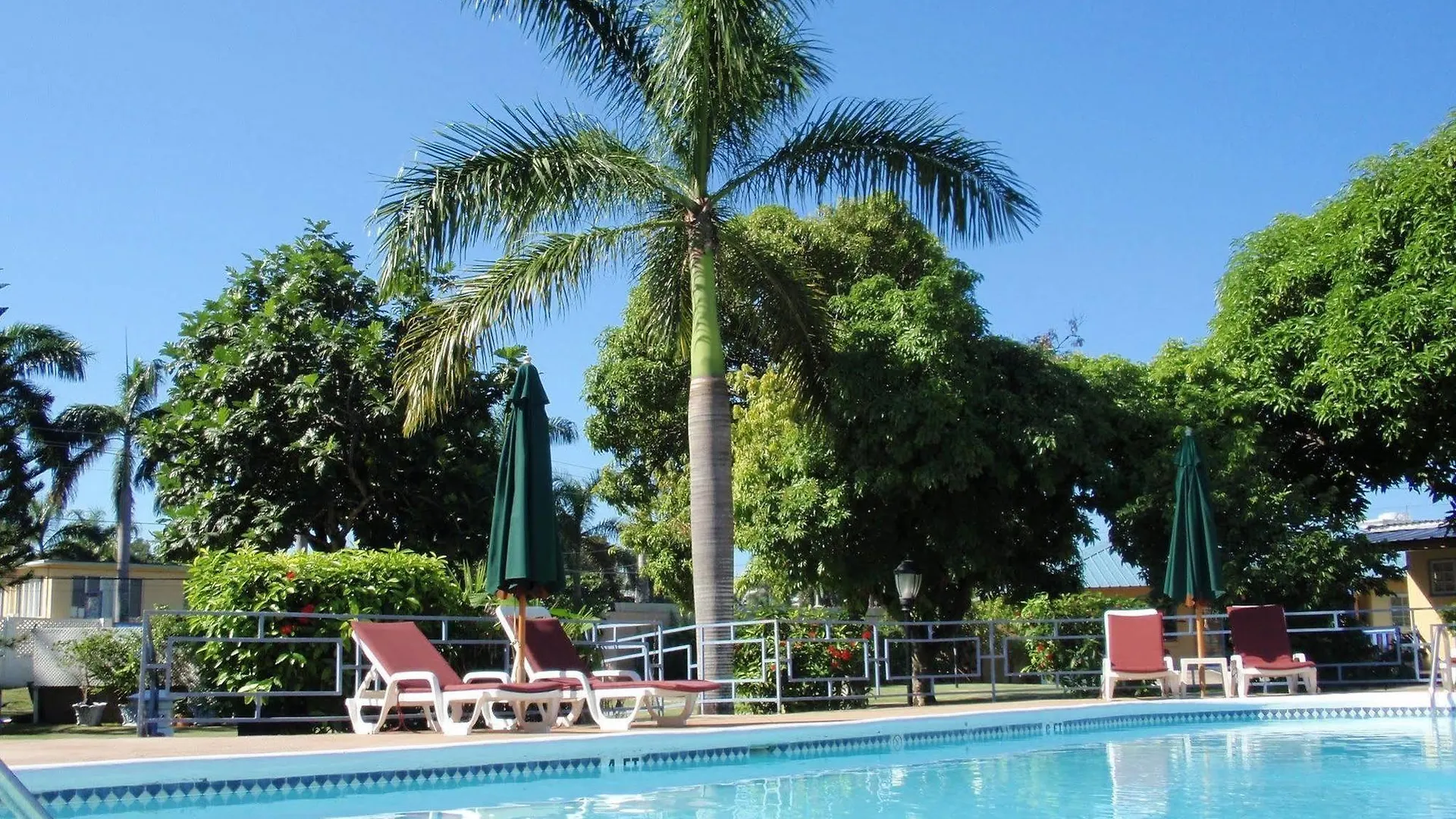 Toby'S Resort Montego Bay 3*,